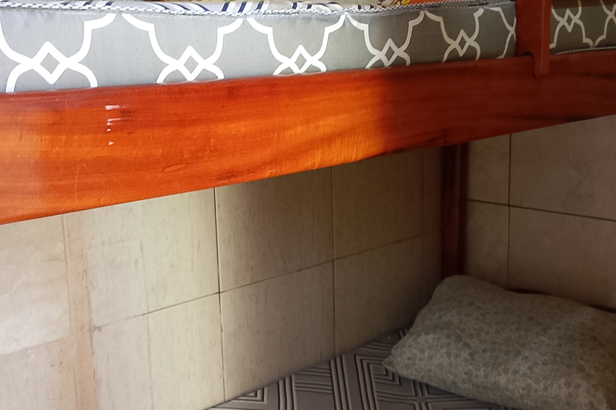 Cama Beliche + banheiro (Q8)