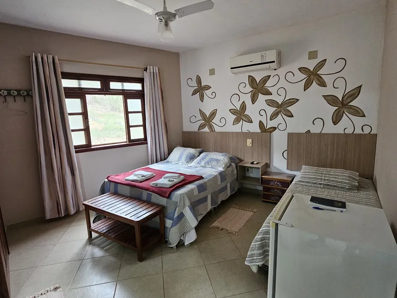 QUARTO 17 ADAPTADO COM AR-CONDICIONADO