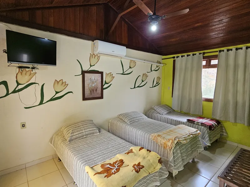 QUARTO 18 AR-CONDICIONADO