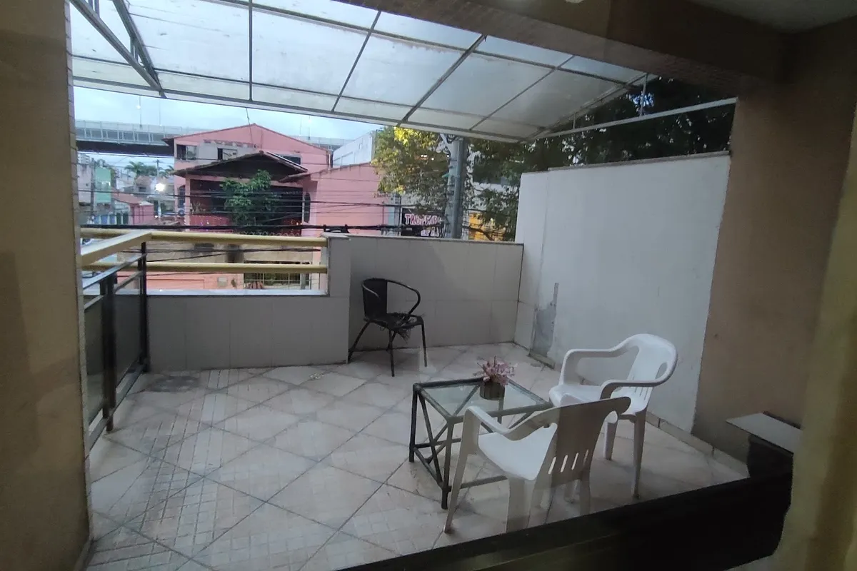 201 - Triplo com Varanda