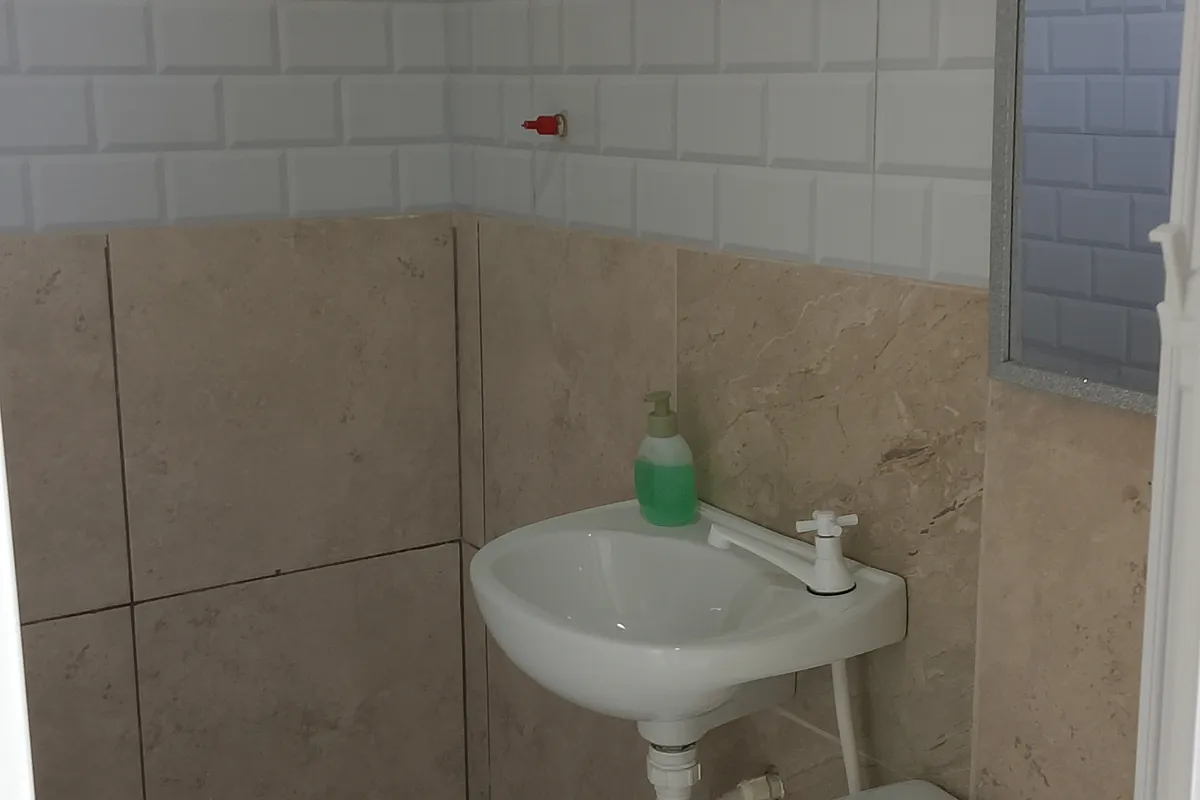 Cama Beliche + banheiro (Q8)