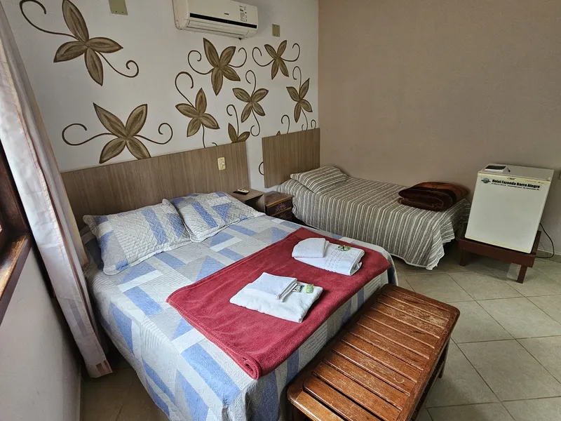 QUARTO 17 ADAPTADO COM AR-CONDICIONADO