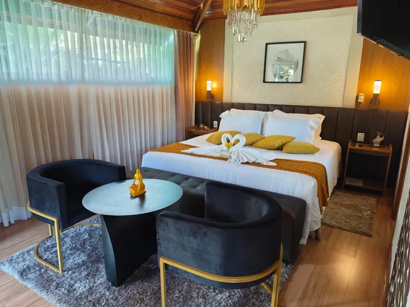 LUXO COM HIDROMASSAGEM