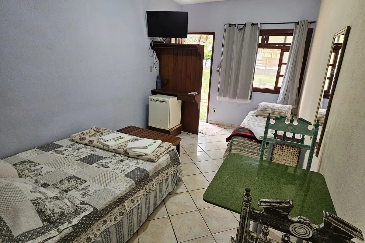 QUARTO 12 AR-CONDICIONADO