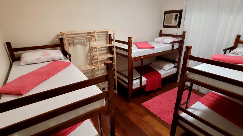 Compartilhado Feminino com Ar