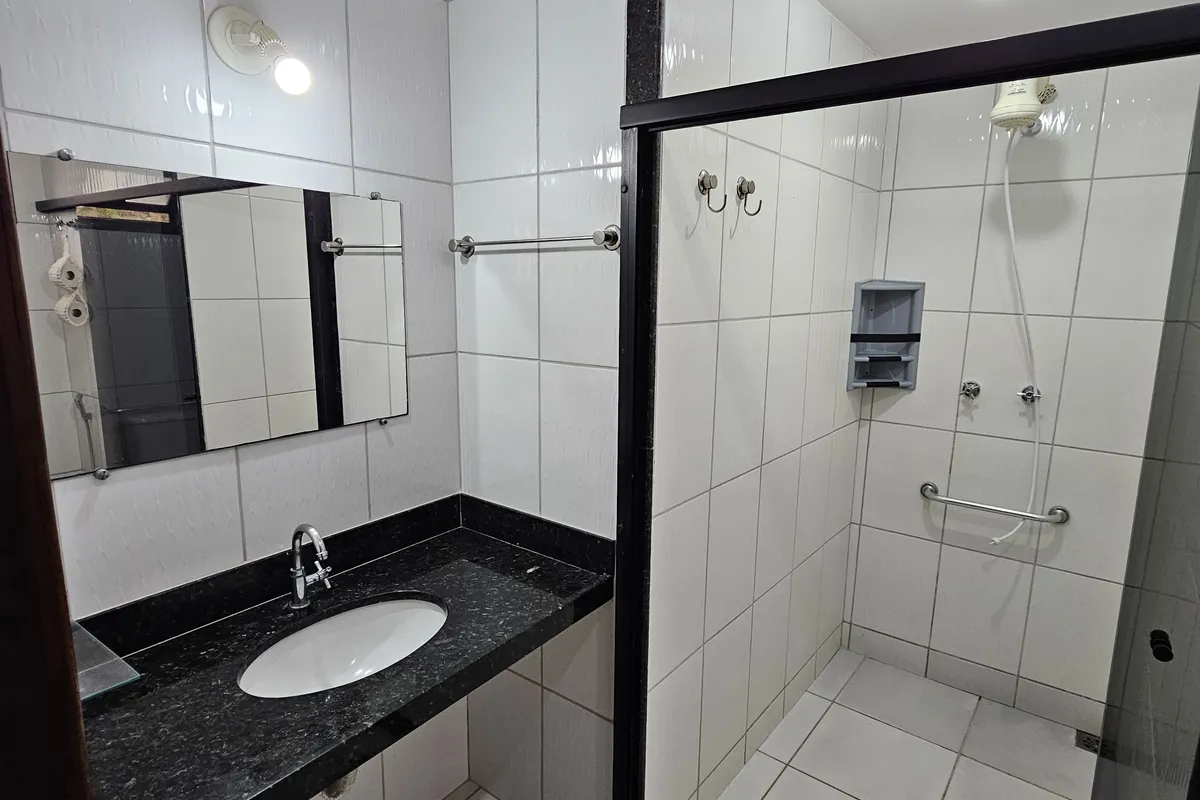QUARTO 17 ADAPTADO COM AR-CONDICIONADO
