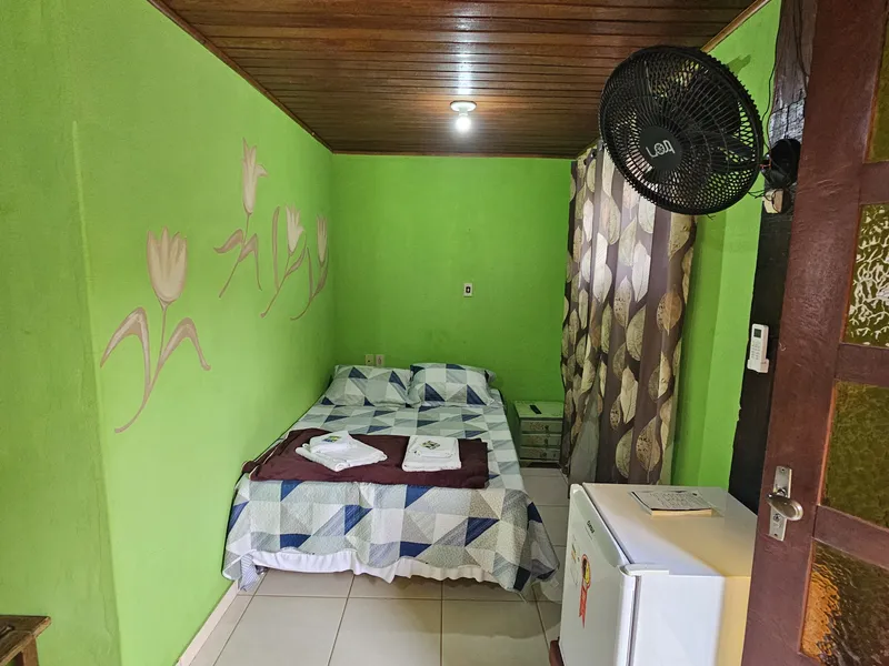 QUARTO 18 AR-CONDICIONADO