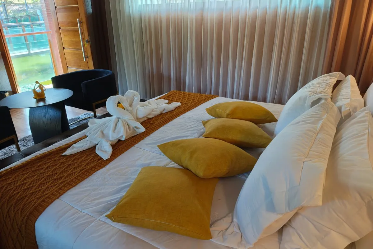 LUXO COM HIDROMASSAGEM