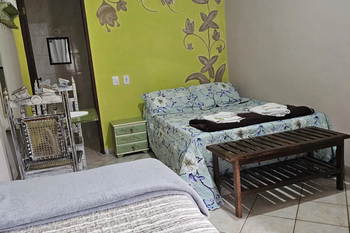 QUARTO 11 AR-CONDICIONADO