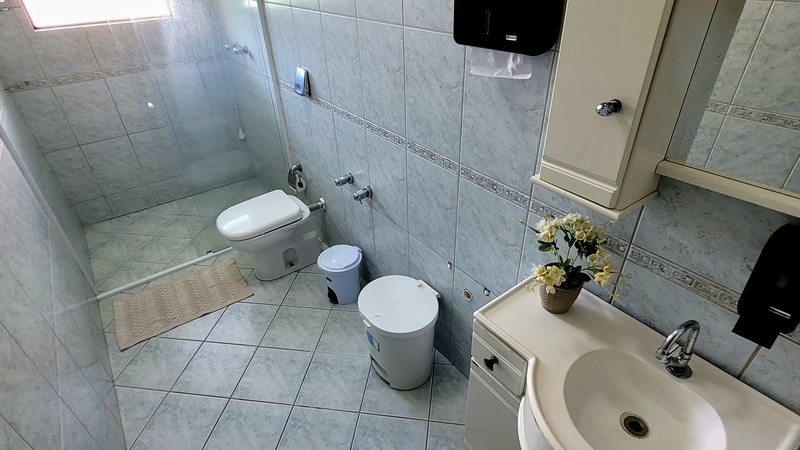 Compartilhado Feminino com Ar