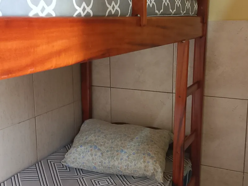 Cama Beliche + banheiro (Q8)