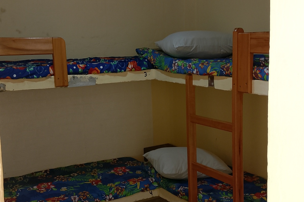 Cama de solteiro beliche de alvenaria