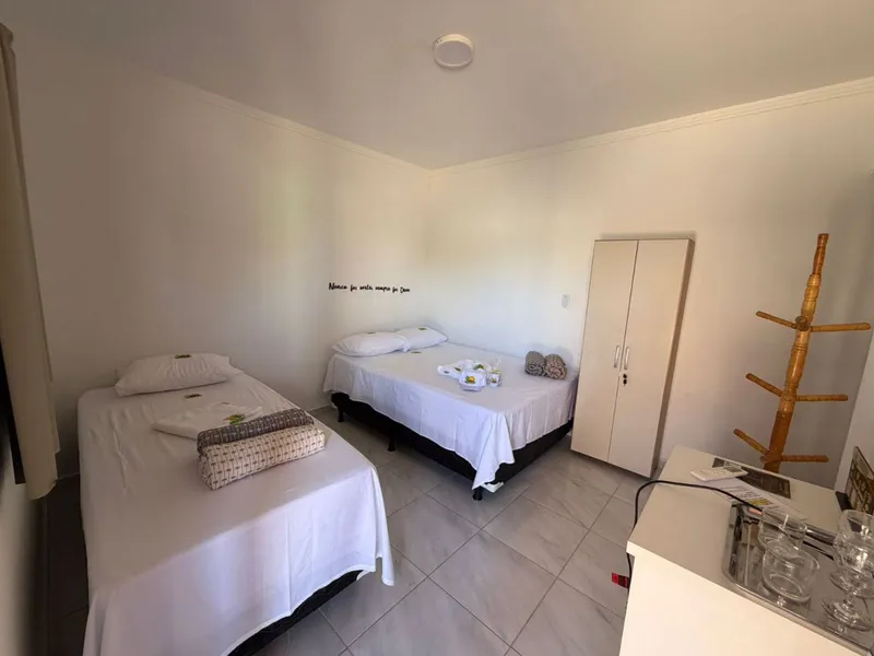 Quartos e outros locais da pousada