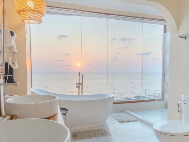 SUMMER COASTAL SUITES