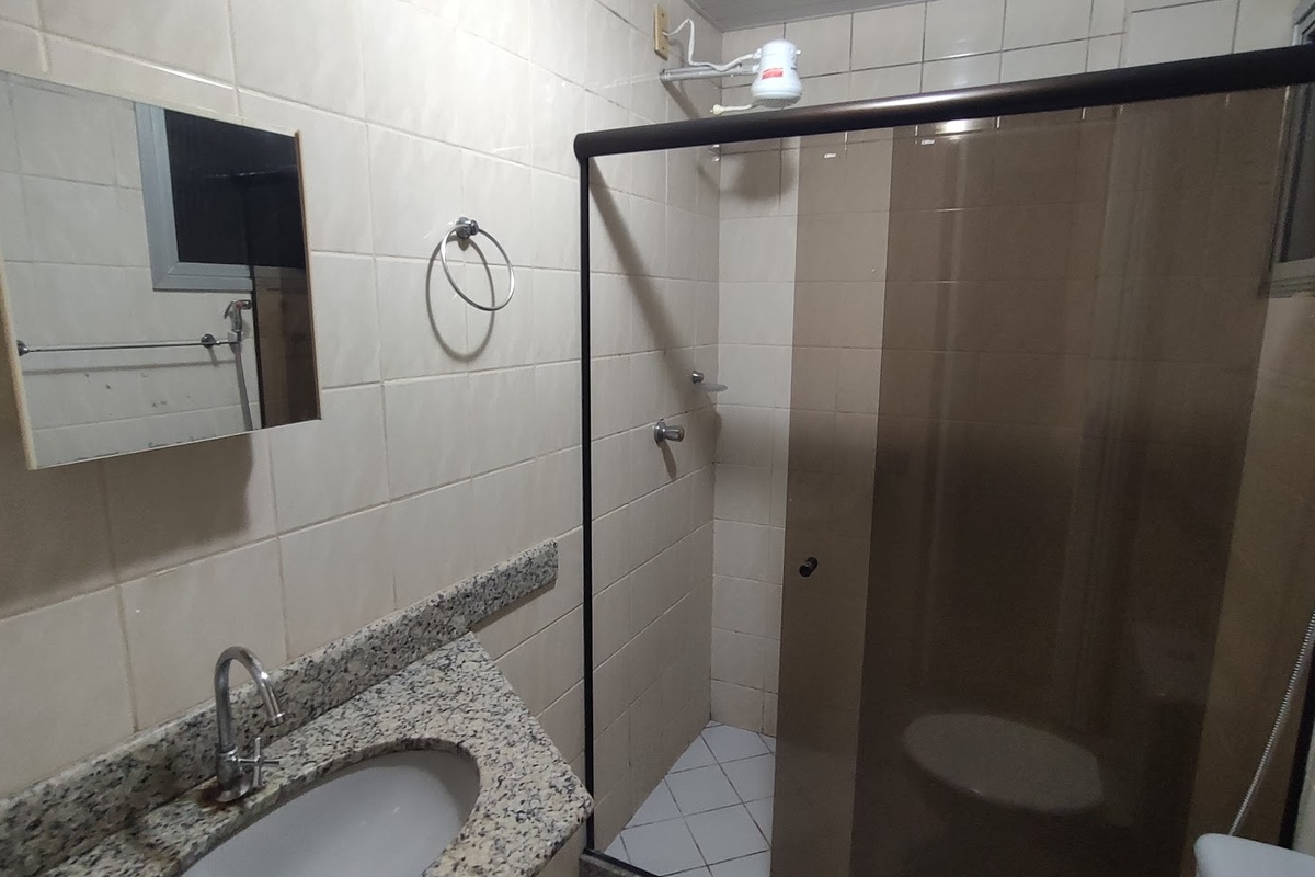 201 - Triplo com Varanda