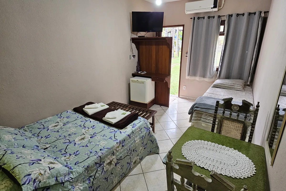 QUARTO 11 AR-CONDICIONADO