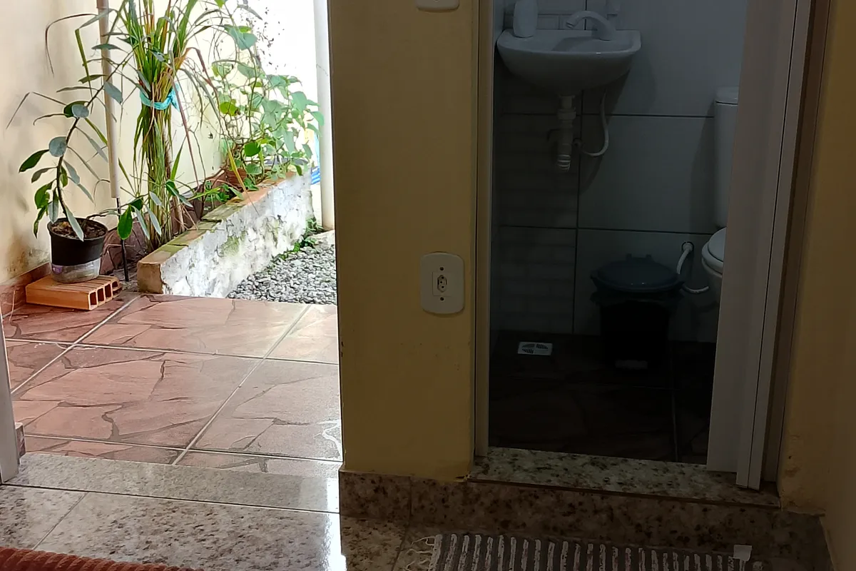 Cama de casal + banheiro (Q2 e Q3)