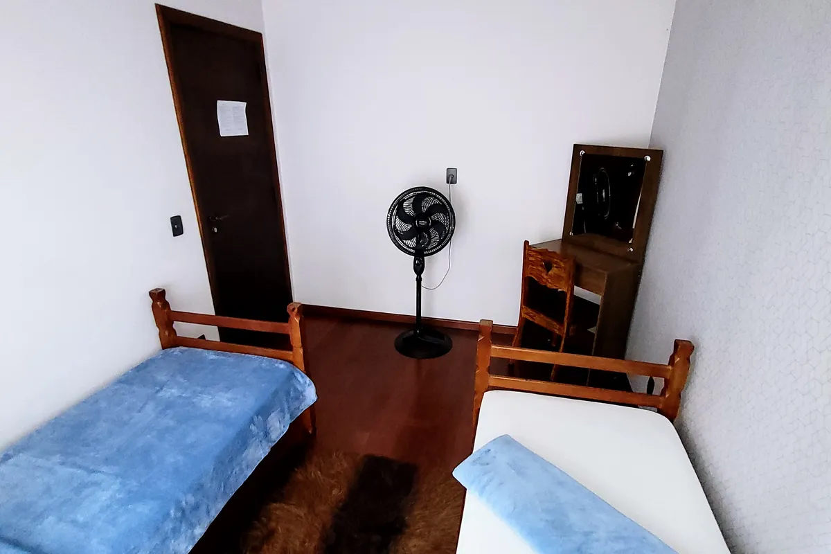 Quarto Duplo com banheiro externo