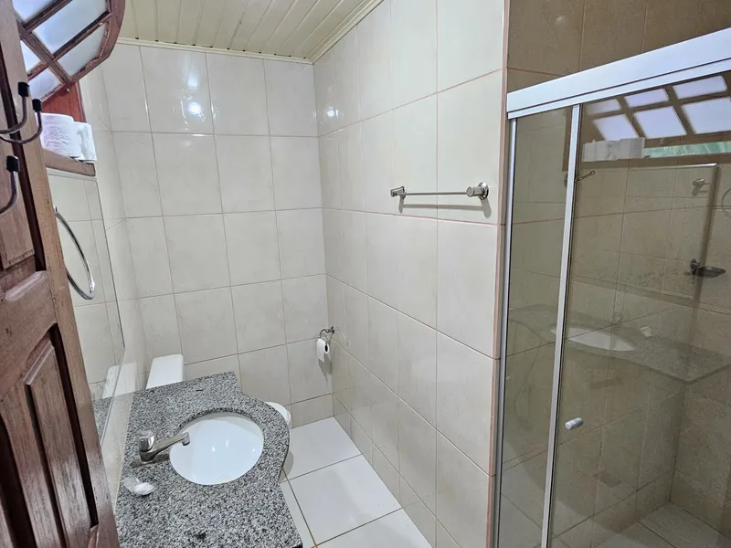 QUARTO 18 AR-CONDICIONADO