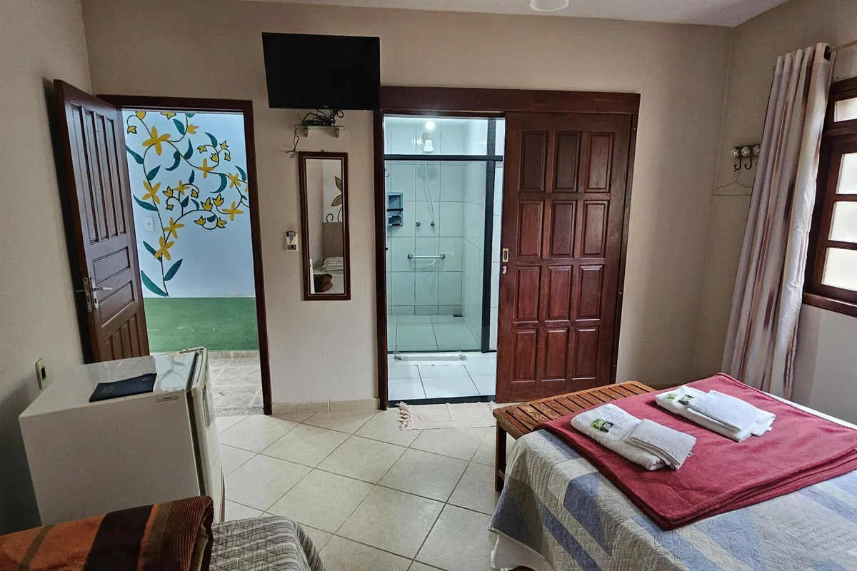 QUARTO 17 ADAPTADO COM AR-CONDICIONADO