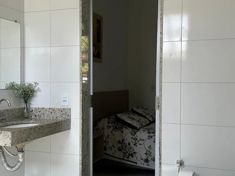 QUARTO 24/25 CONJUGADO - AR E HIDROMASSAGEM