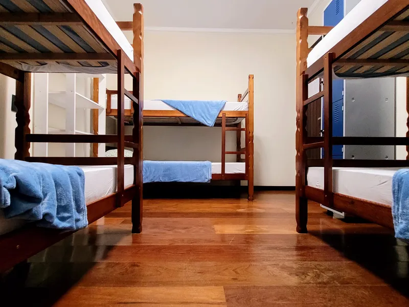 Compartilhado Masculino com Ar