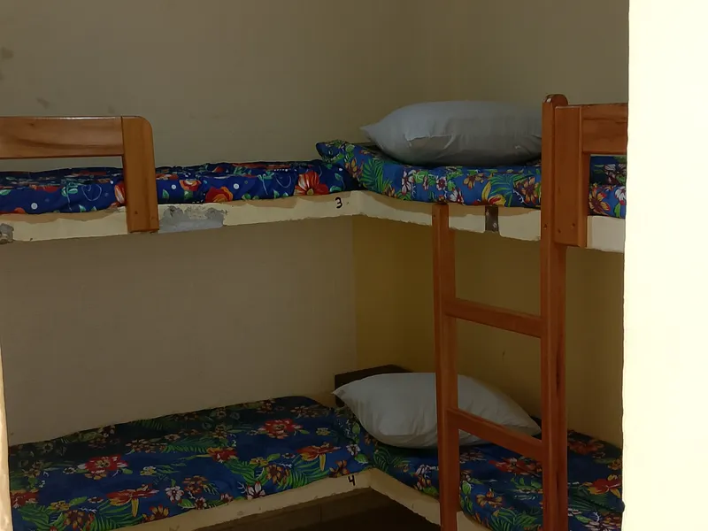 Cama de solteiro beliche de alvenaria