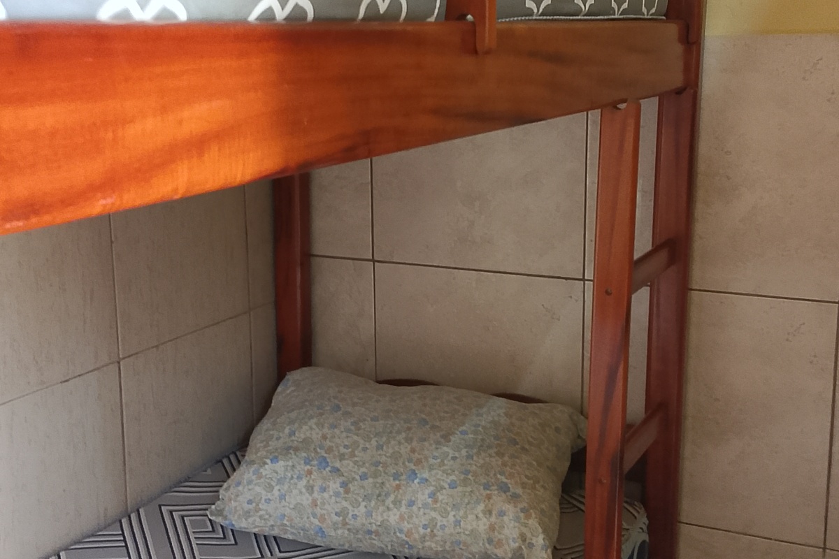 Cama Beliche + banheiro (Q8)
