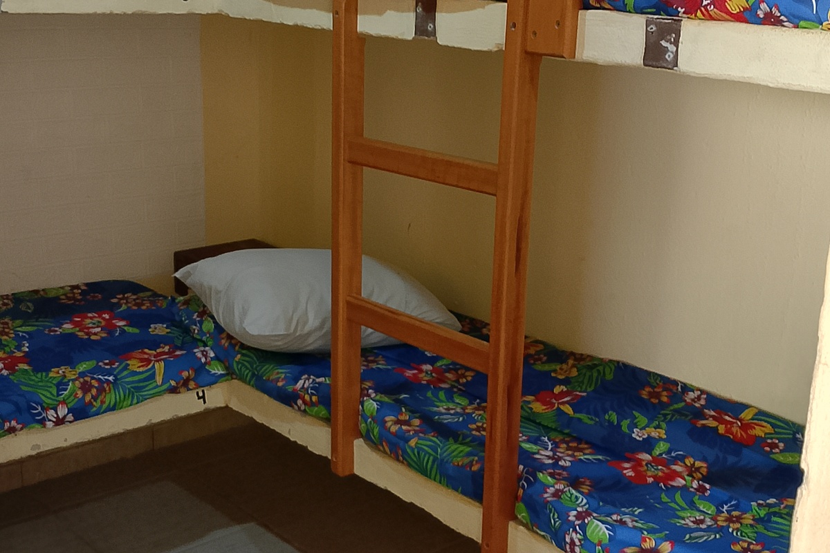 Cama de solteiro beliche de alvenaria