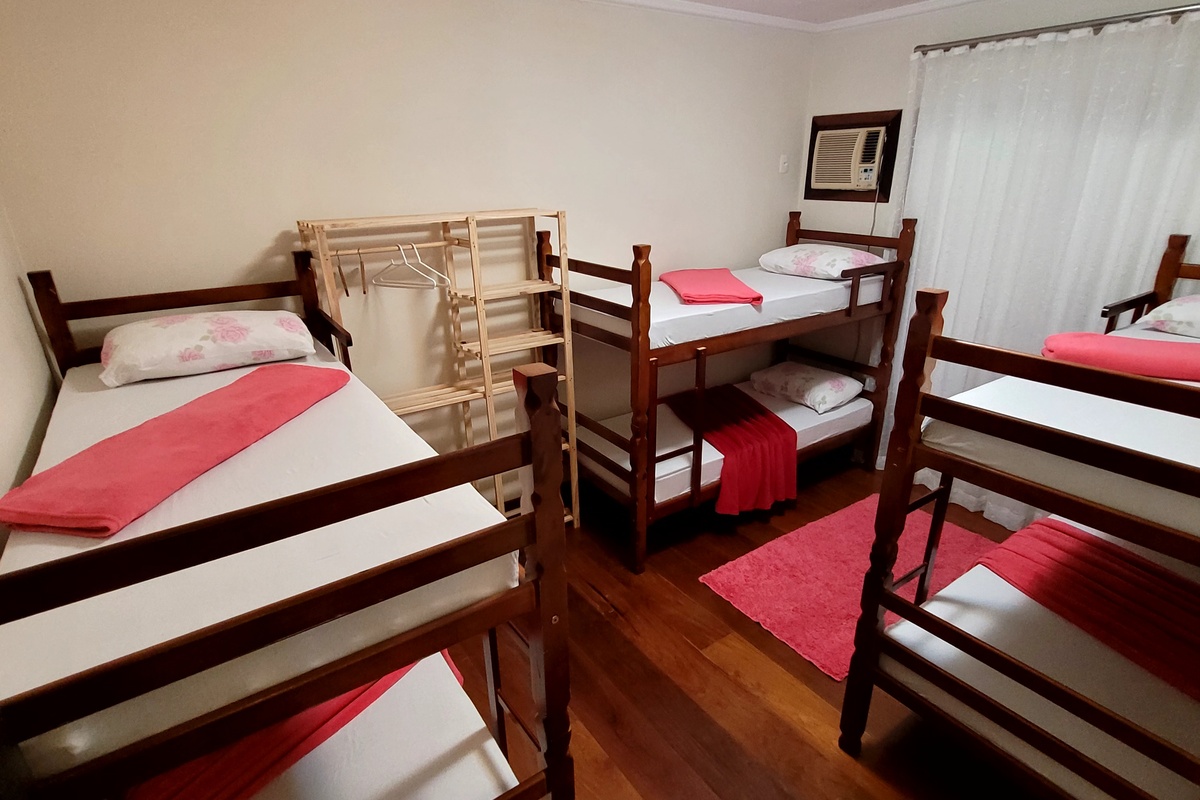 Compartilhado Feminino com Ar