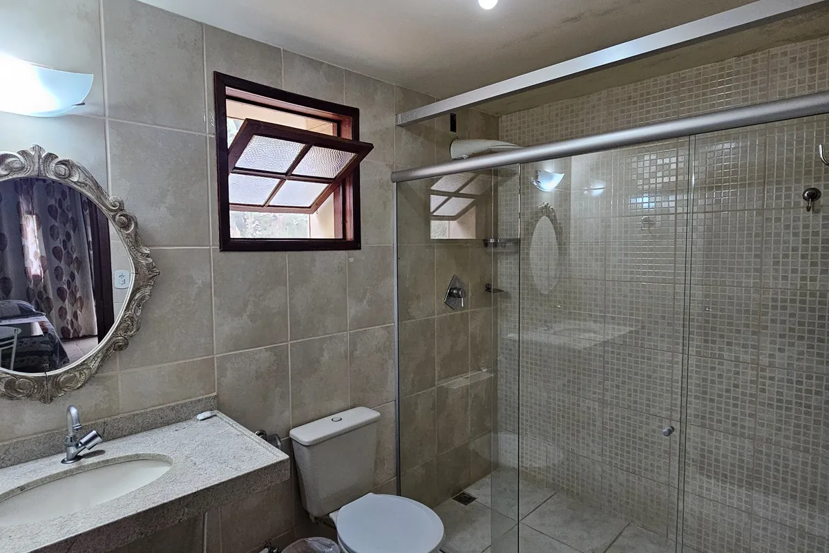 QUARTO 20 AR-CONDICIONADO