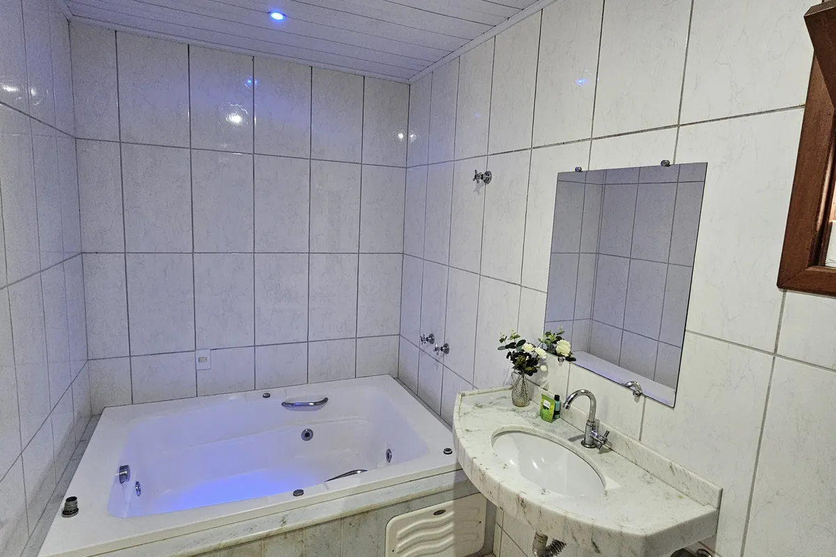 QUARTO 23 PANORÂMICO - AR E HIDROMASSAGEM