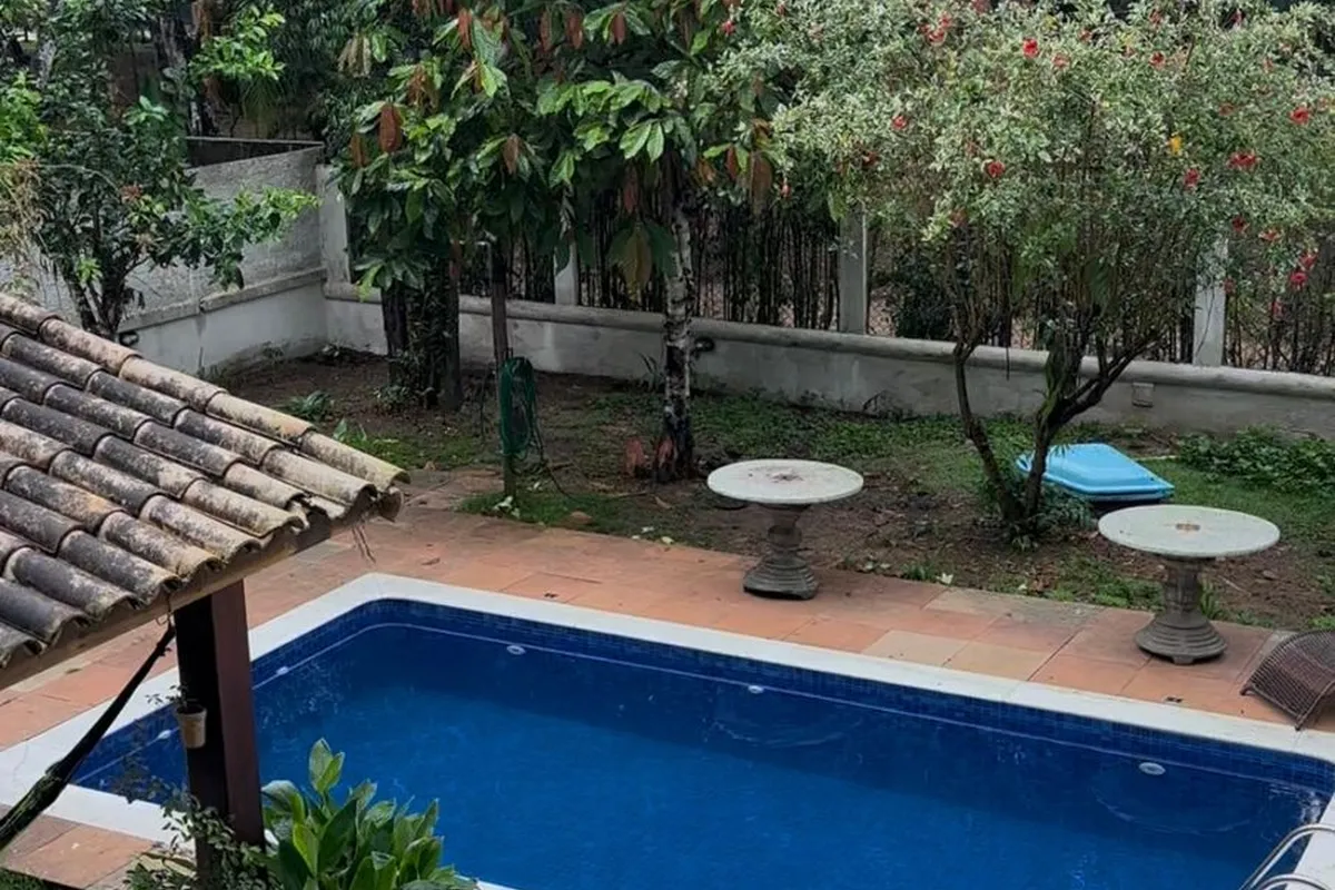 Suíte com Vista para a piscina