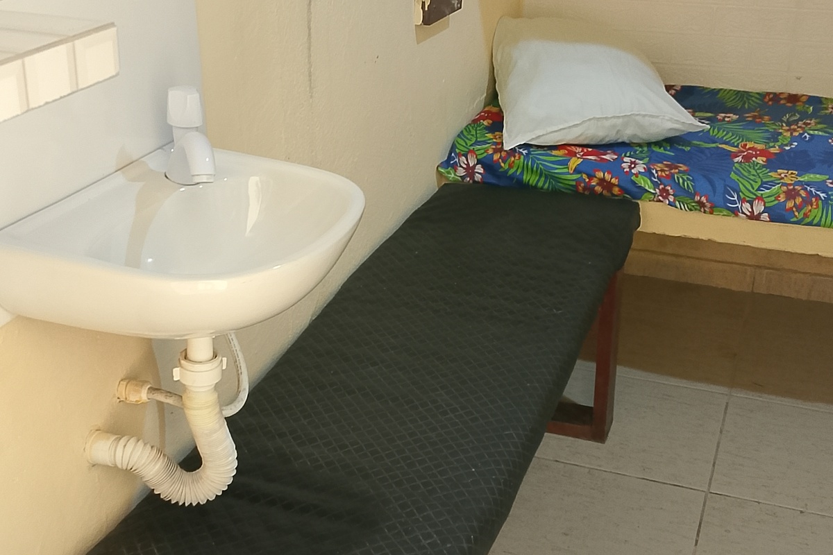 Cama de solteiro beliche de alvenaria