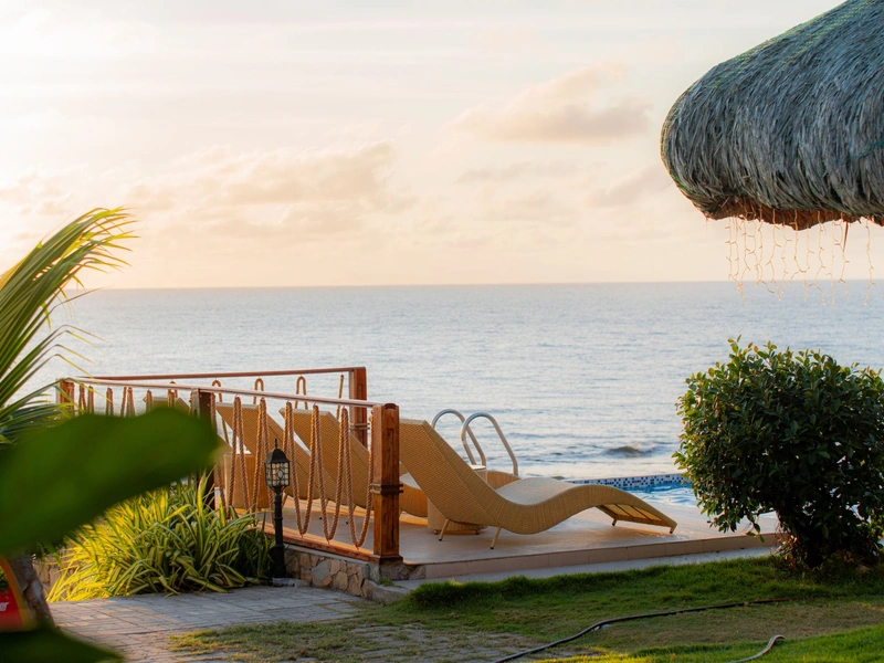 SUMMER COASTAL SUITES