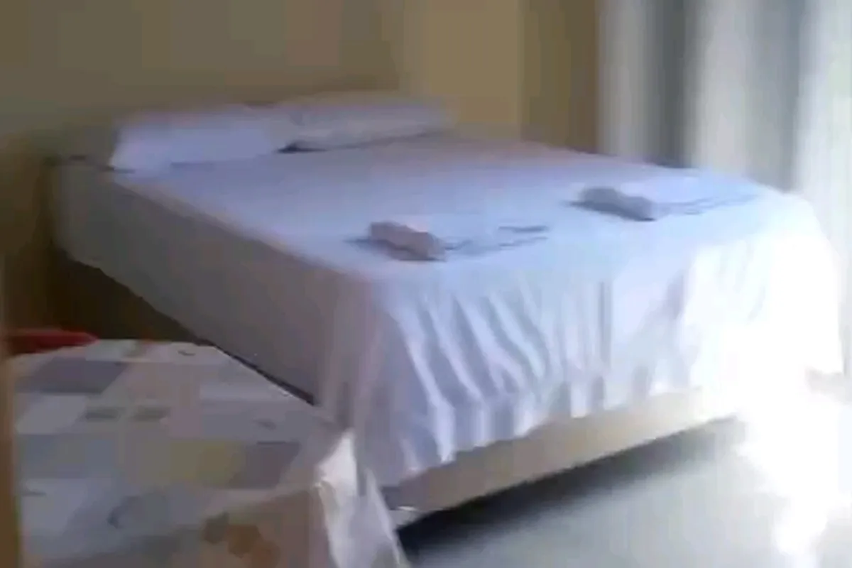 1 cama de casal + 1 triliche
