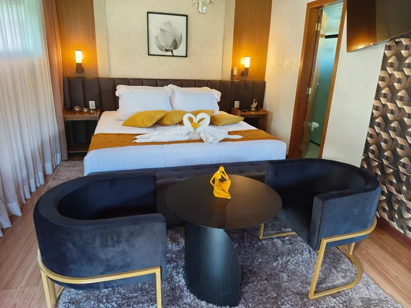 LUXO COM HIDROMASSAGEM