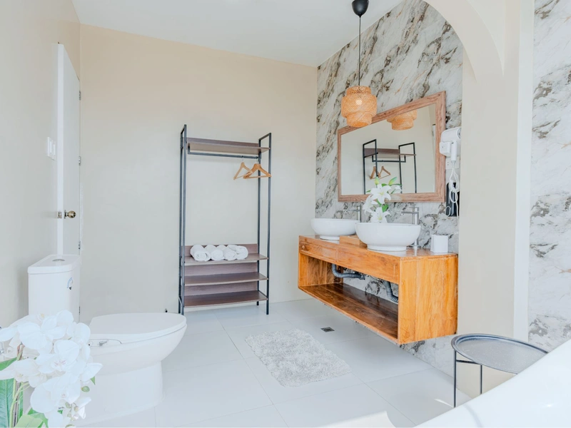 Brenda Suite Room
