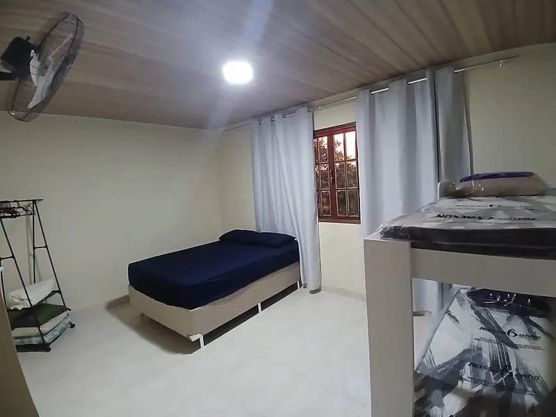 1 cama de casal + 1 triliche