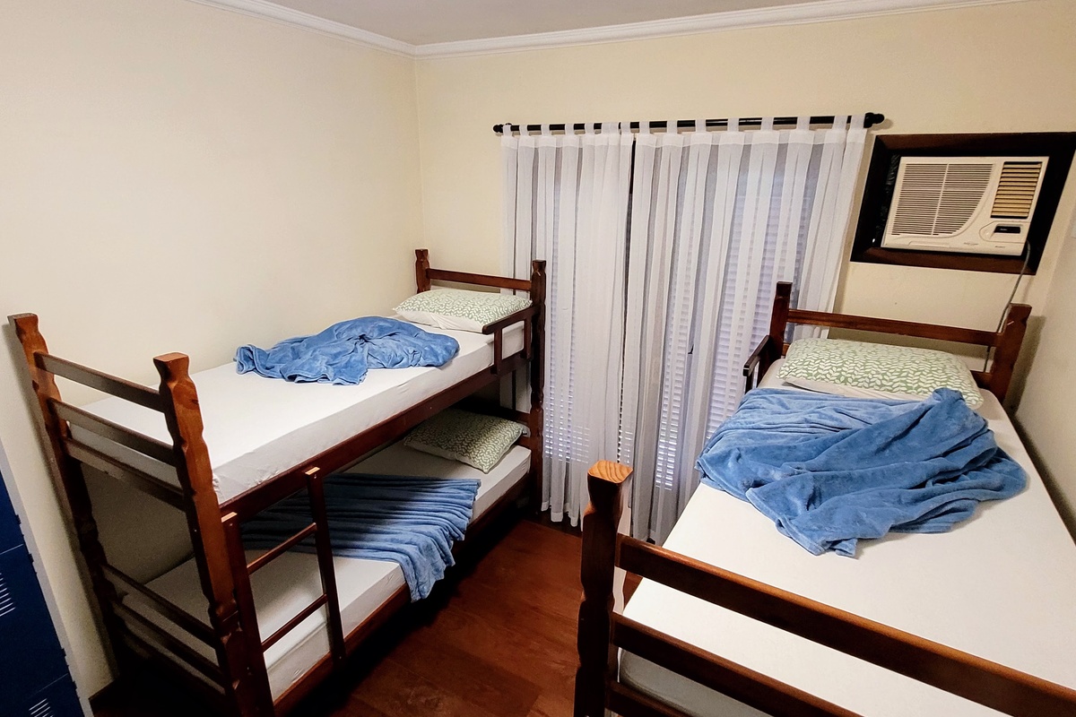 Compartilhado Masculino com Ar