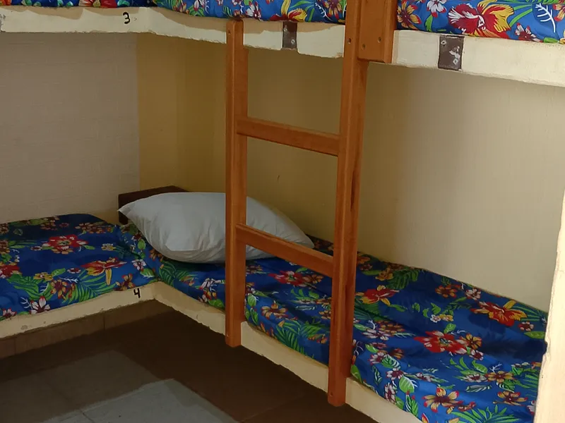 Cama de solteiro beliche de alvenaria