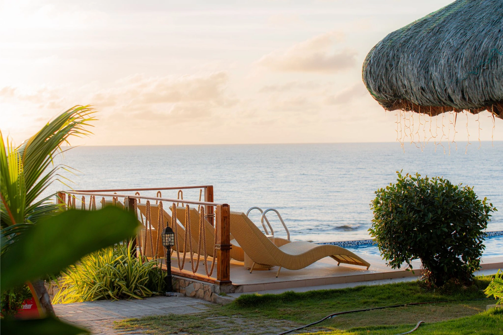 SUMMER COASTAL SUITES