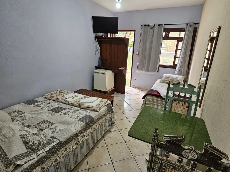QUARTO 12 AR-CONDICIONADO