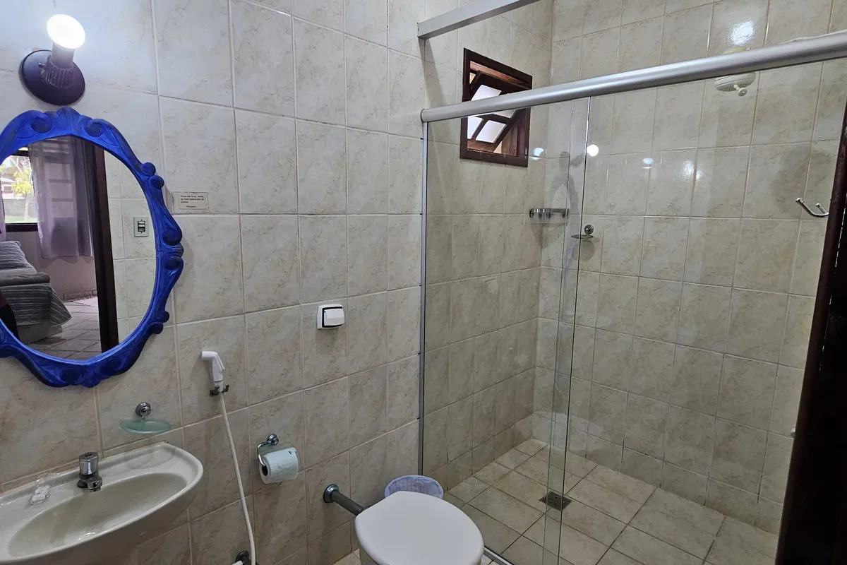 QUARTO 14 AR-CONDICIONADO