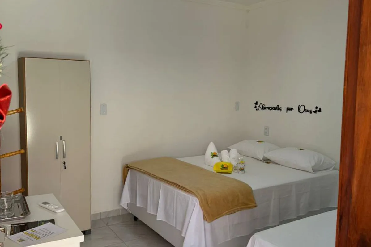 Quartos e outros locais da pousada