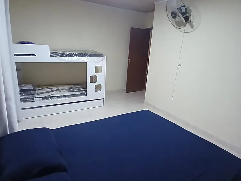 1 cama de casal + 1 triliche