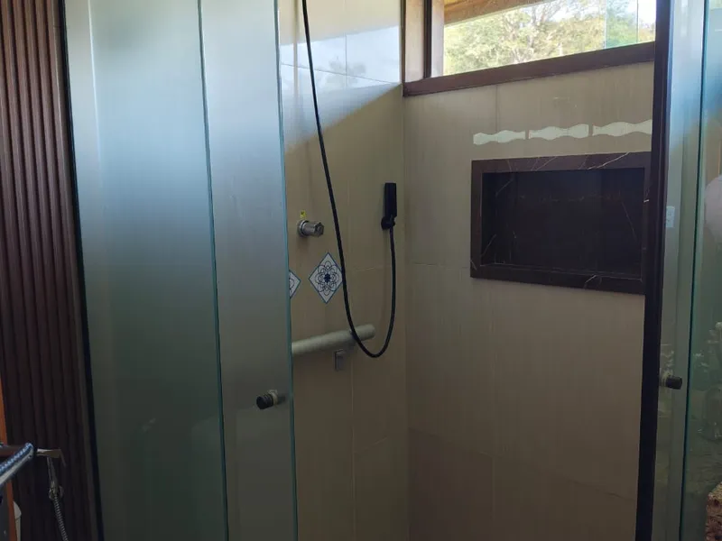 LUXO COM HIDROMASSAGEM