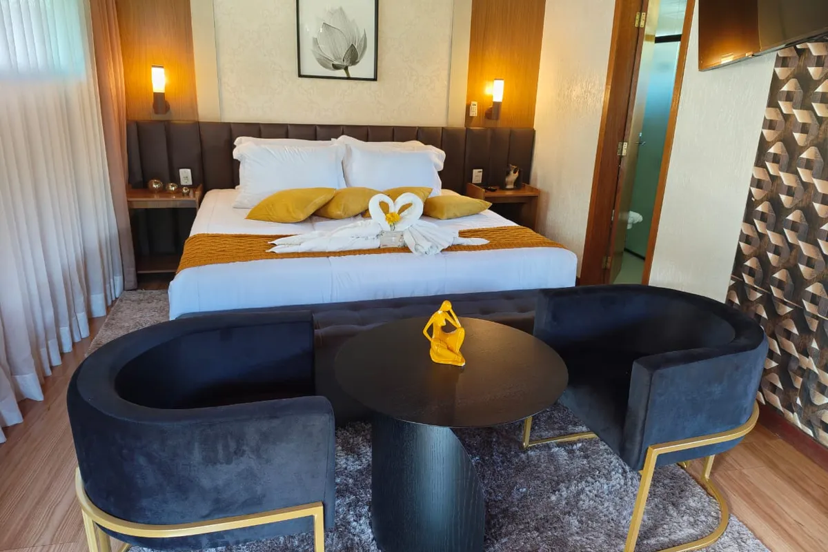 LUXO COM HIDROMASSAGEM
