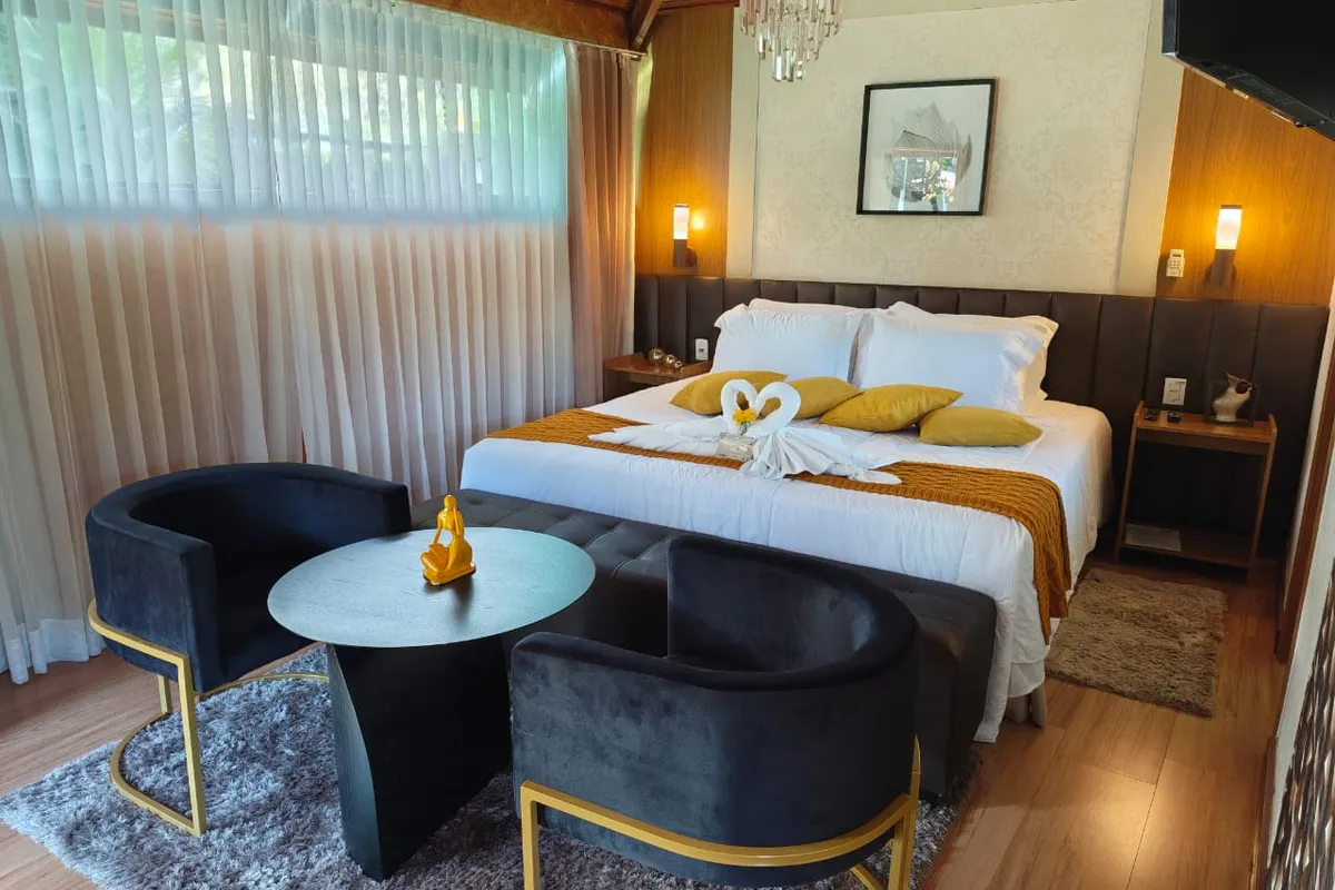 LUXO COM HIDROMASSAGEM