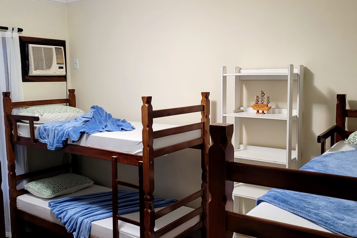 Compartilhado Masculino com Ar